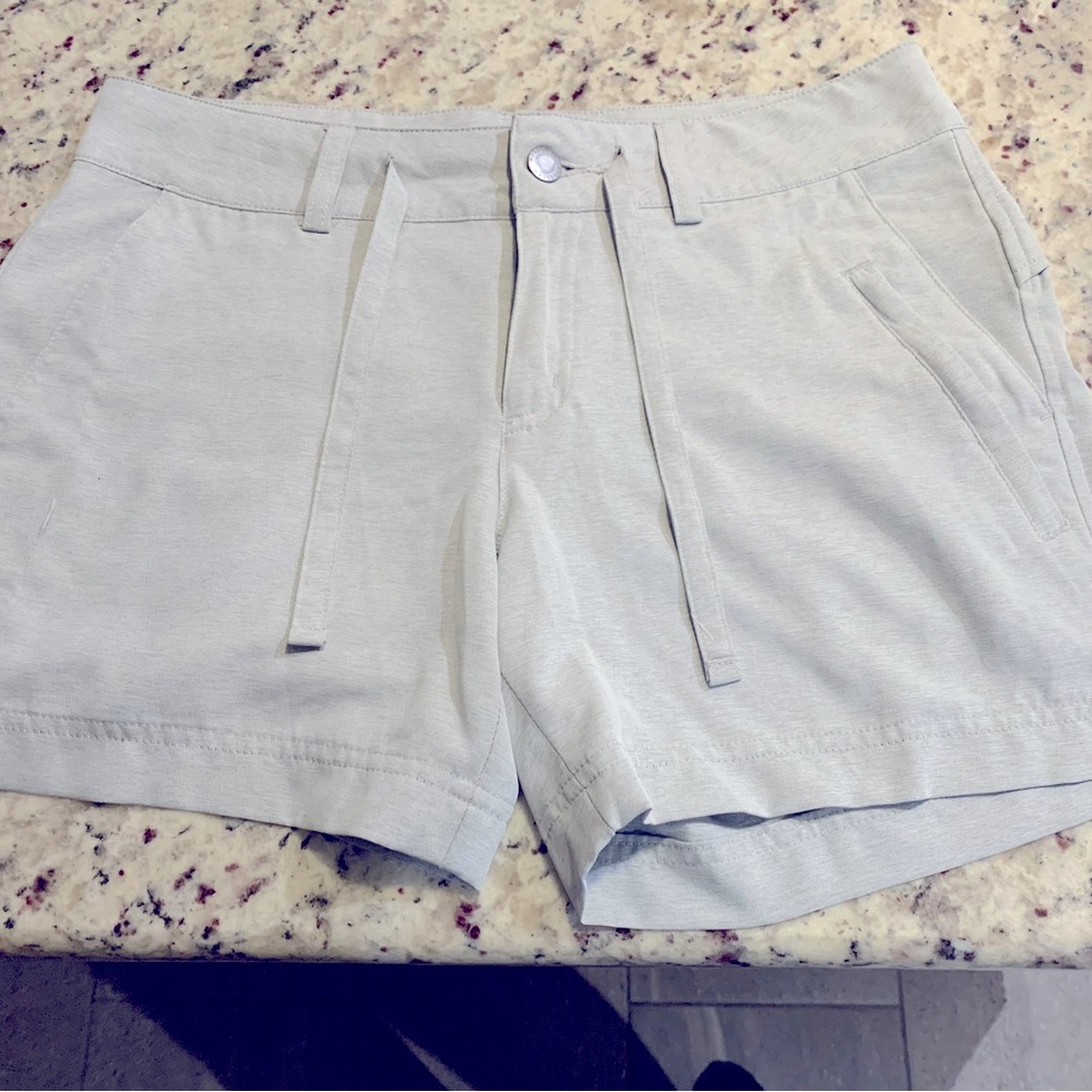 Womens Magellan Outdoors Fishing Angler Shorts Gray Water Resistant Small